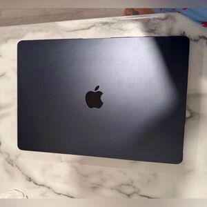 MacBook Air 15’ - Dark blue